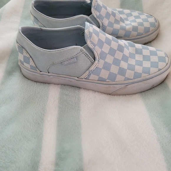 Vans - Picture 2 of 3